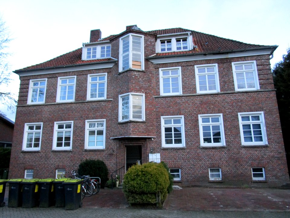 Aurich, Bürgermeister-Schwiening-Straße 40