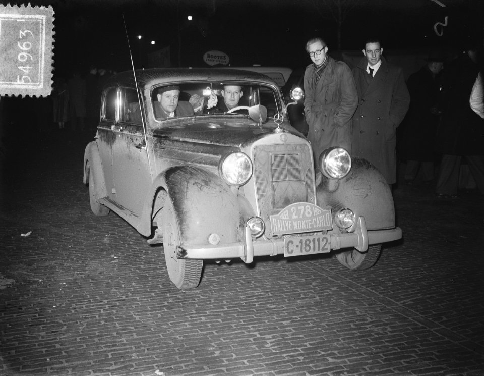 Autorally Monte Carlo pass-controle Amsterdam. C. J. Hoibraaten Noorwegen, Bestanddeelnr 905-4963
