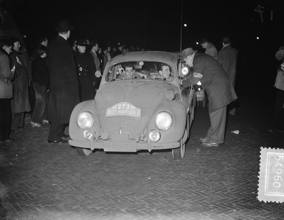 Autorally Monte Carlo pass-controle Amsterdam. E. K. Wiener Duitsland, Bestanddeelnr 905-4960