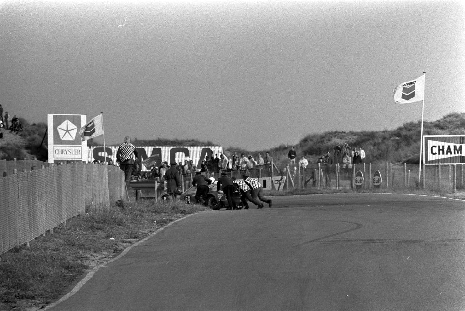 Autoraces Trophy of the Dunes , Zandvoort, botsing, Bestanddeelnr 924-9747