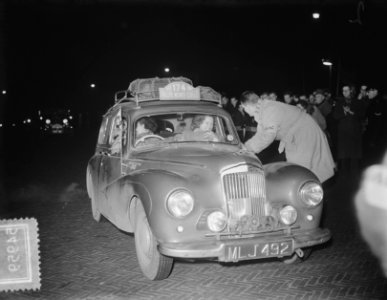 Autorally Monte Carlo pass-controle Amsterdam. L.F. Aschfield Engeland, Bestanddeelnr 905-4959