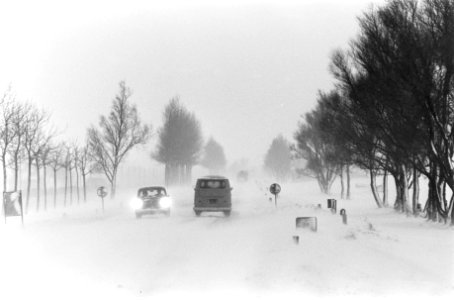 Autos in de sneeuw, Bestanddeelnr 922-0963