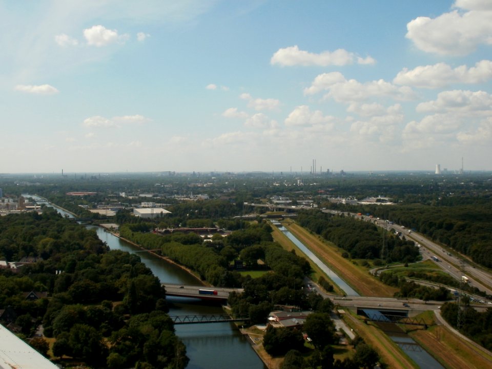 Ausblick vom Gasometer Oberhausen am 23 08 2012 mit Sicht über Oberhausen 2