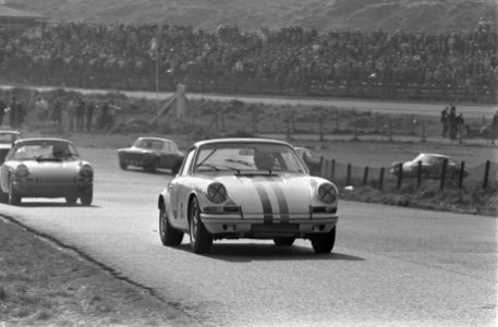 Autoraces op Circuit Zandvoort duintop met toeschouwers, Bestanddeelnr 922-2709