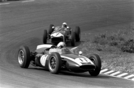 Autoraces op het circuit van Zandvoort De Australiër Jack Brabham in zijn Coope, Bestanddeelnr 911-3164