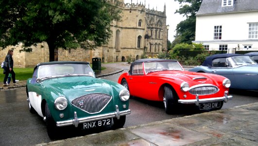 Austin-Healeys at Gloucester Cathedral 4