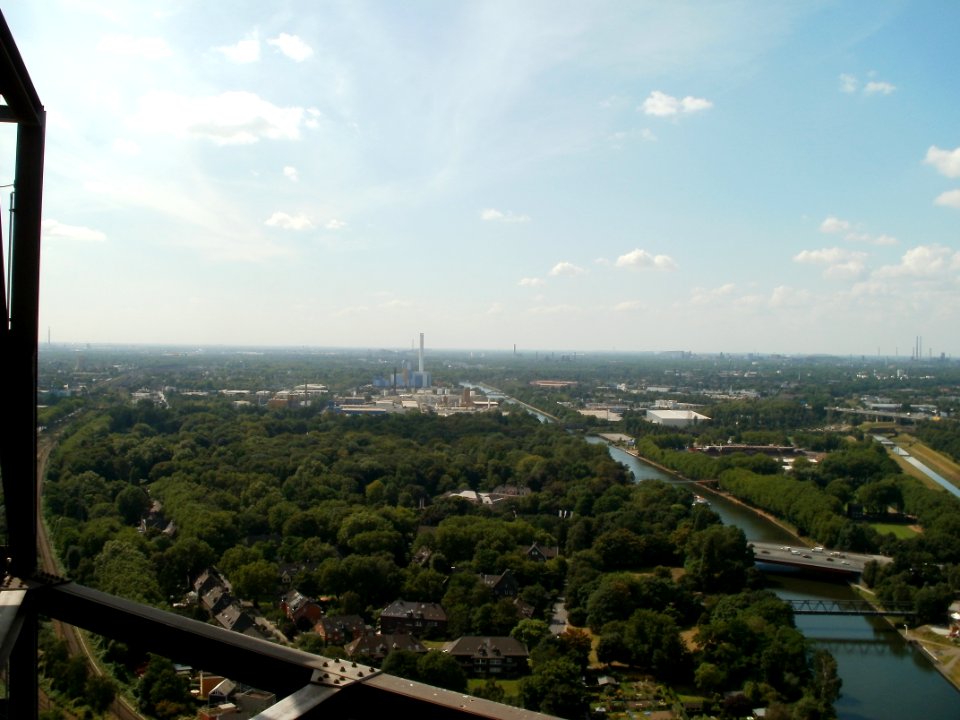 Ausblick vom Gasometer Oberhausen am 23 08 2012 mit Sicht zur Müllverbrennung OB