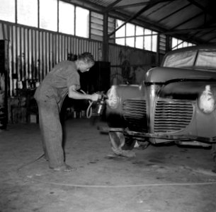 Autospuiterij in het klooster Scherpenheuvel op Curaçao, Bestanddeelnr 252-8573
