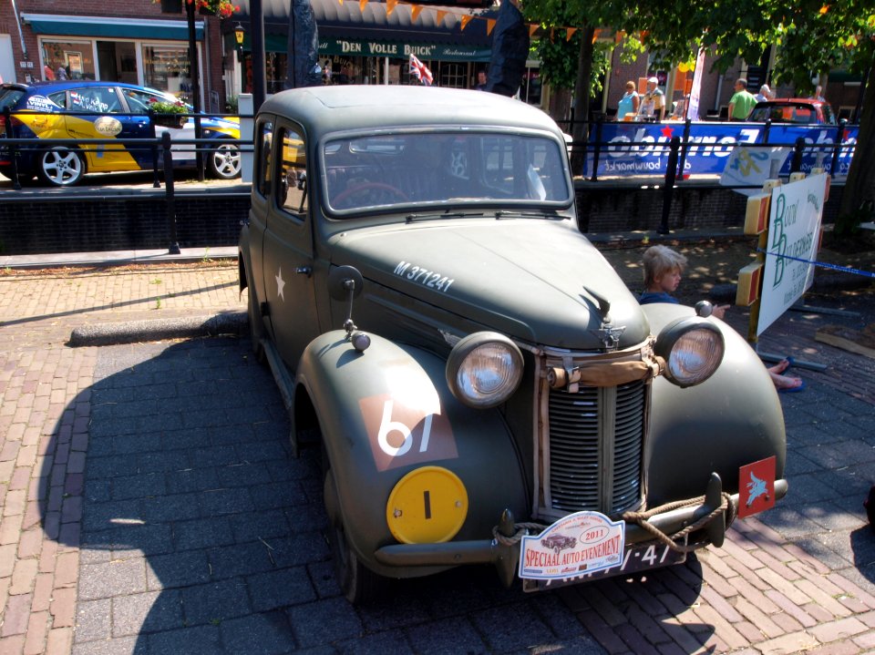 Austin Ten saloon at the SPECIAAL Auto Evenement Nijkerk 2011, pic2