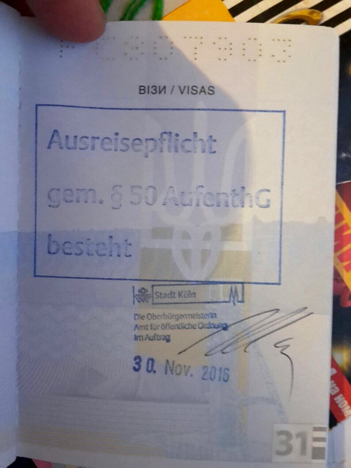 Ausreisepflicht nach § 50 AufenthG als Stempel einem ukrainischen Reisepass