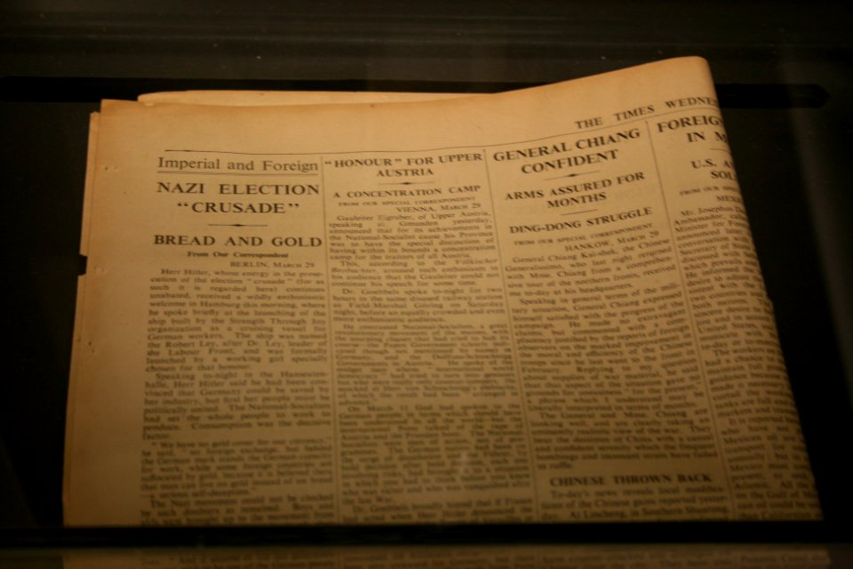 Ausgabe der Tageszeitung The Times, in Mauthausen