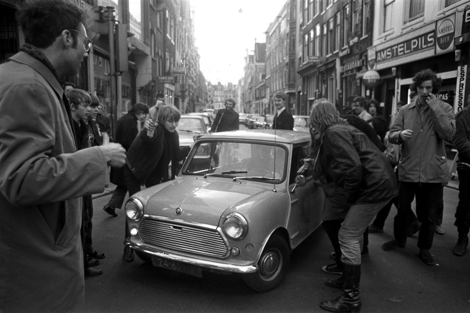 Auto's, betogingen, burgerlijke ongehoorzaamheid, jeugd culturen, Bestanddeelnr 923-4725