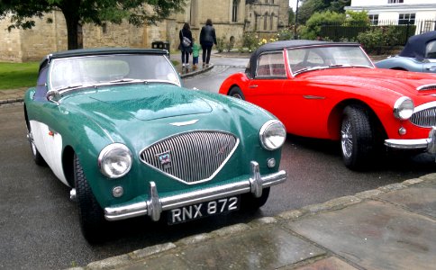 Austin-Healeys at Gloucester Cathedral 3
