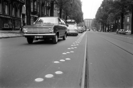 Auto's, verkeersveiligheid, straatbeelden, openbaar vervoer, Bestanddeelnr 921-7197