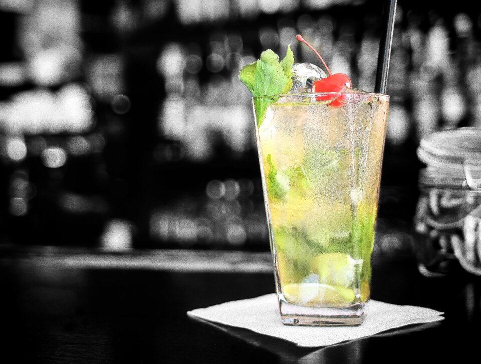 Drink bar black and white