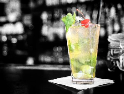 Drink bar black and white