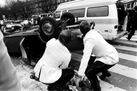 Auto's, verkeersongevallen, ambulances, Bestanddeelnr 930-2263
