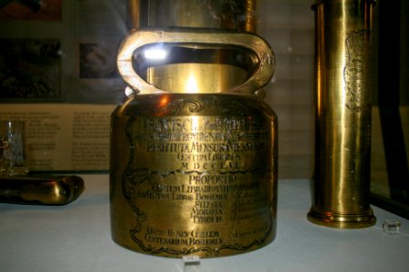 Authentic standard weight measure of Vienna from 1756
