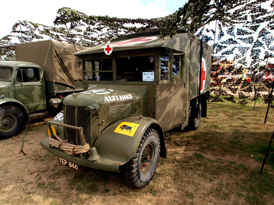 Austin K2slashY 4x2 Heavy Ambulance pic4-001