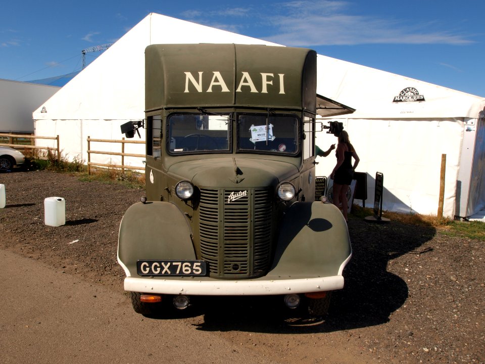 Austin K2 Naafi Wagon (1941) pic1