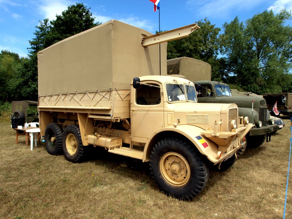 Austin Motor Company truck with boom pic2