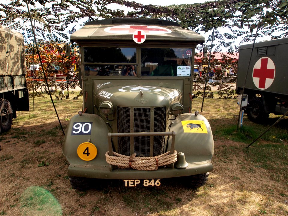 Austin K2slashY 4x2 Heavy Ambulance pic5-001
