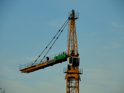 Assembly of a Liebherr tower crane pic-002