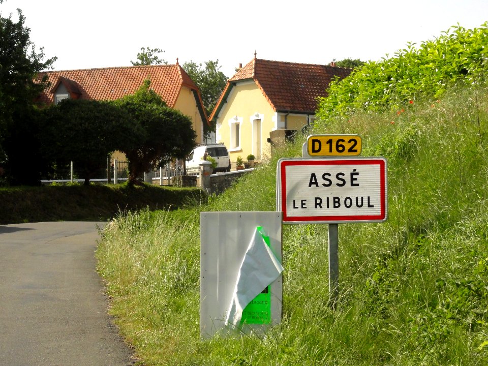Assé-le-Riboul (Sarthe) entrée