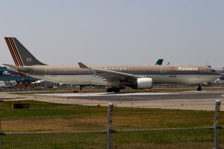 AsianaAirlines A330 fukuoka 20060330122648