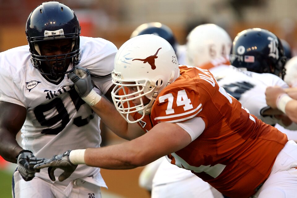 Game play football american