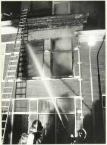 Assendelverstraat 38, brand op de bovendverdiepingen. NL-HlmNHA 54021101