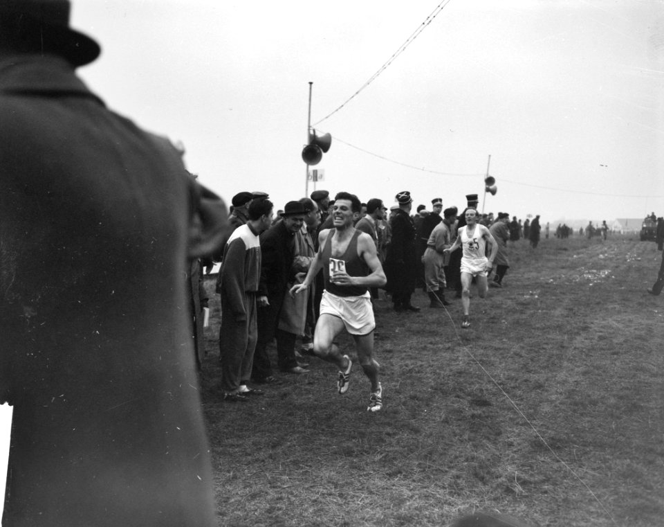 Athletiekcross bij Brussel. Renner, Bestanddeelnr 913-2004