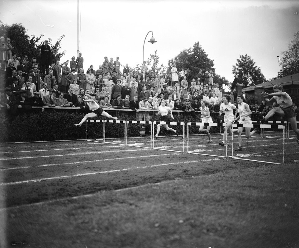 Athletiekkampioenschappen Eindhoven 80 meter horden dames, Bestanddeelnr 902-8392