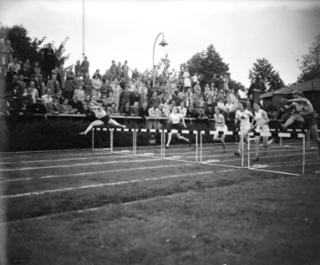 Athletiekkampioenschappen Eindhoven 80 meter horden dames, Bestanddeelnr 902-8392