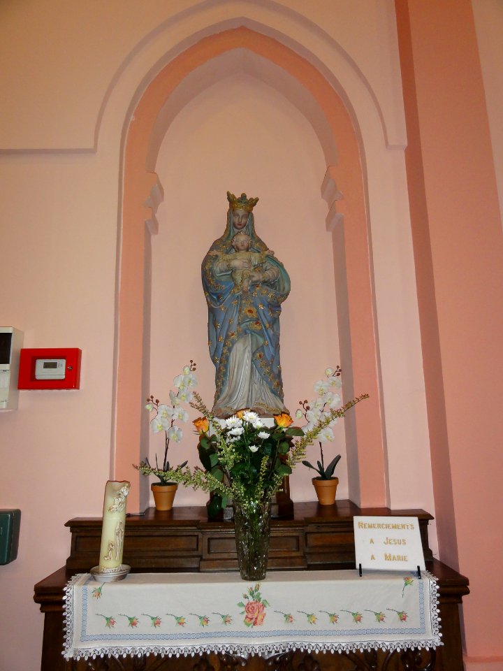 Assevent (Nord, Fr) église, statue Vierge et Enfant
