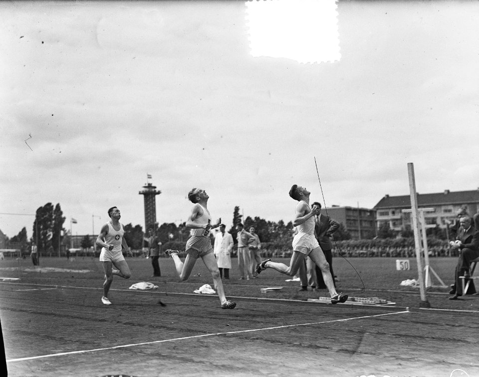Athletiek Nederland tegen Zwitserland te Rotterdam. 300m steeple-chase. Winnaar , Bestanddeelnr 905-8315