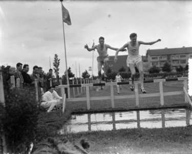Athletiek Nederland tegen Zwitserland te Rotterdam. Finish 200m 1. Aret (Ned.) ,, Bestanddeelnr 905-8312