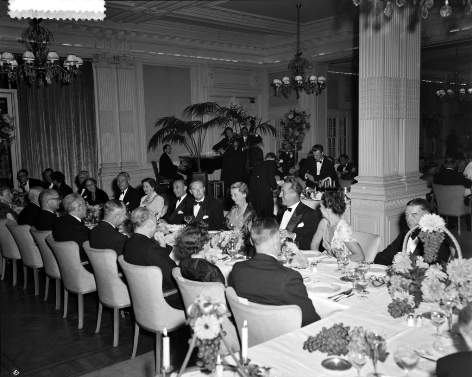 Assuradeuren Congres Den Haag , diner, Bestanddeelnr 906-7123