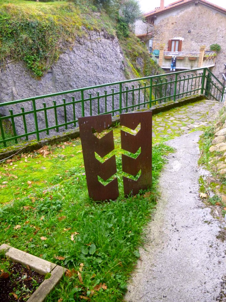 Ataun - Barrio de San Gregorio, esculturas 6