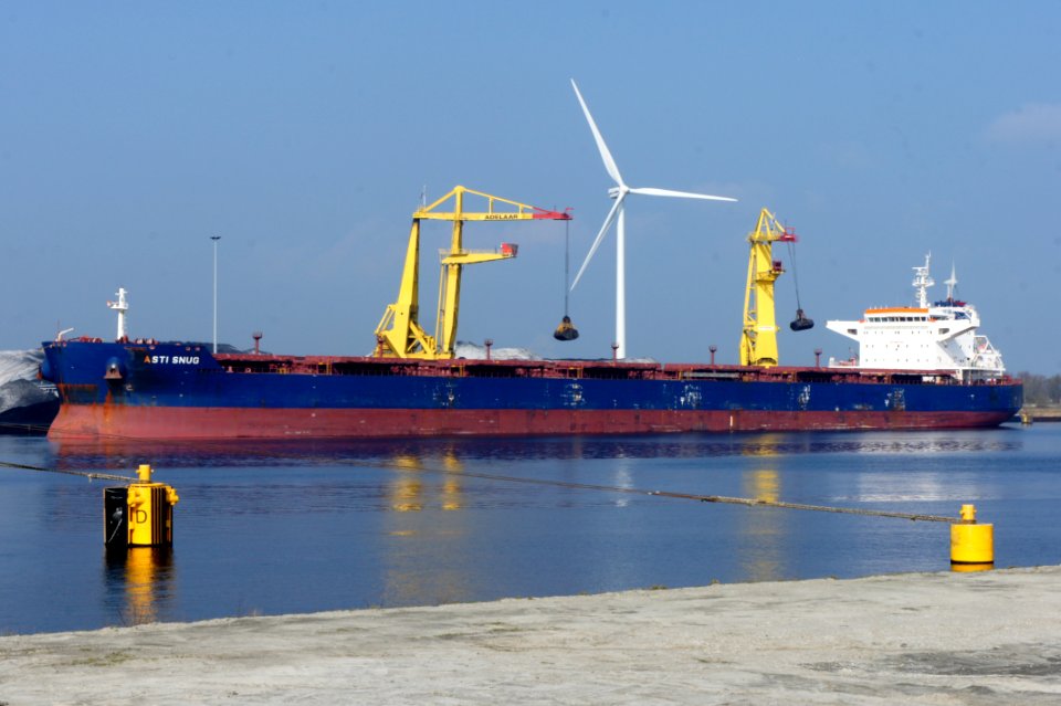 Asti Snug, IMO 9598567, Callsign ICPB, Afrikahaven, Port of Amsterdam, pic1