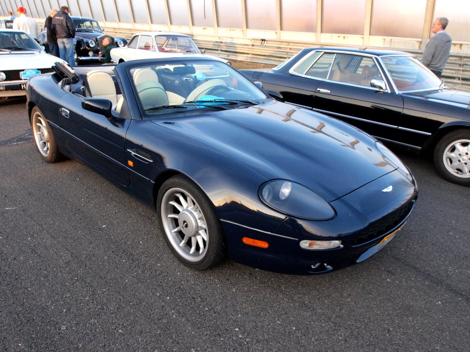Aston-Martin DB7 dutch licence registration 83-HXL-3 pic2