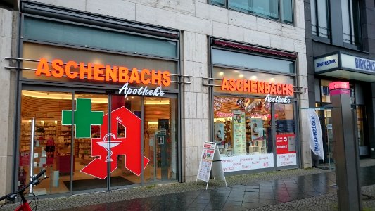 Aschenbachs Apotheke in Berlin-Mitte