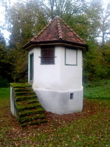 Aschhausen Weiher mit Türmchen bei Zeppelindenkmal 2