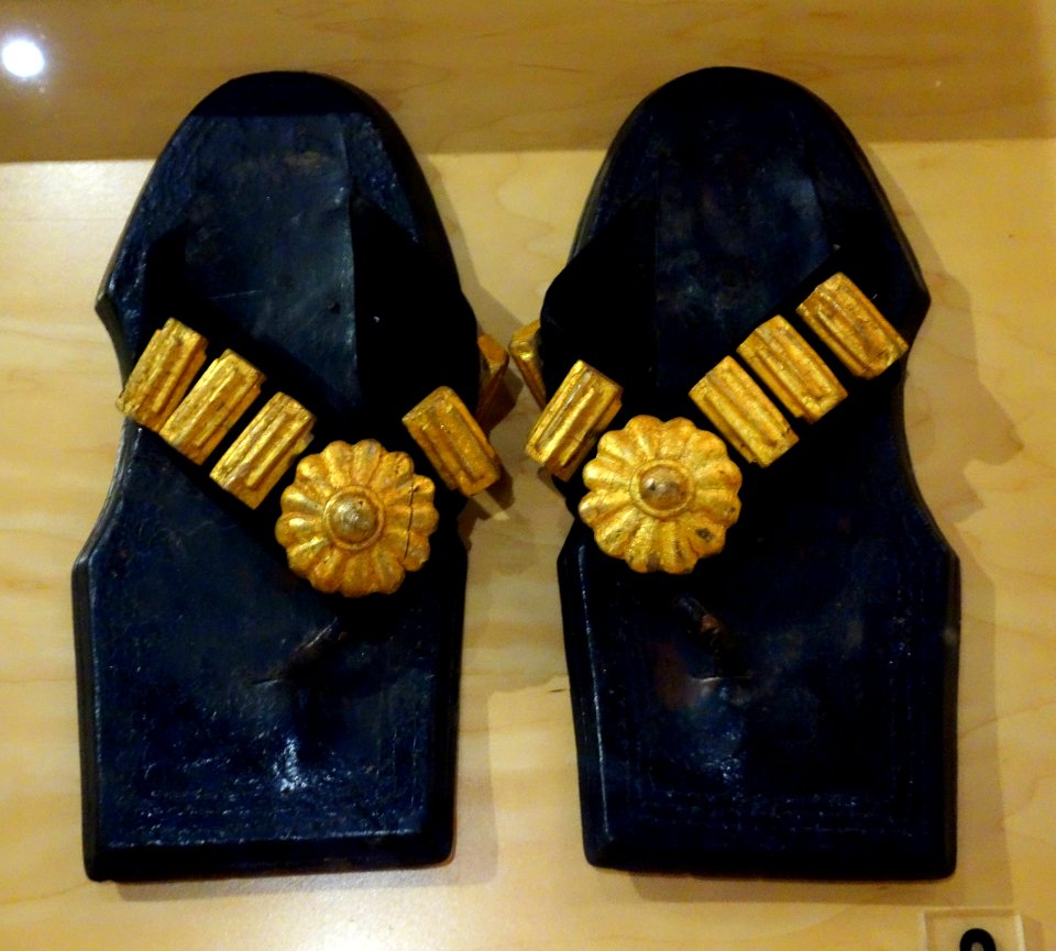 Asante ruler's sandals, gold ornaments, Ghana, 20th century - Bata Shoe Museum - DSC00050