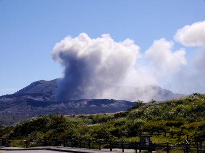 Aso Nakadake 20150920 from Kusasenri