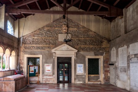 Atrio della Santissima Trinità a Verona