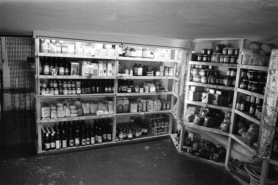 Assortiment in reformwinkel, opdracht Volkskrant, Bestanddeelnr 929-2598