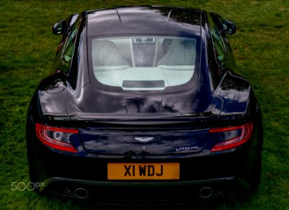 Aston Martin Vanquish (261937985)