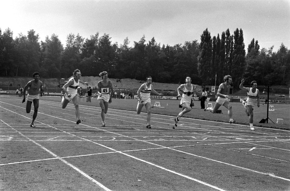 Atletiek-interland Nederland, Belgie en West-Duitsland, heren te Kerkrade, finis, Bestanddeelnr 926-5783