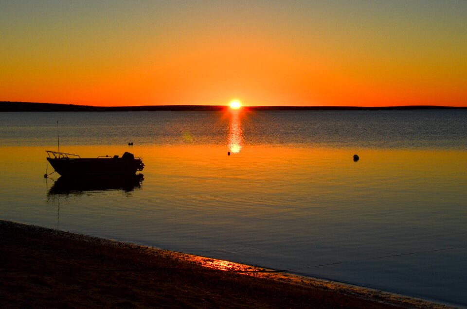 Tranquil seascape sun